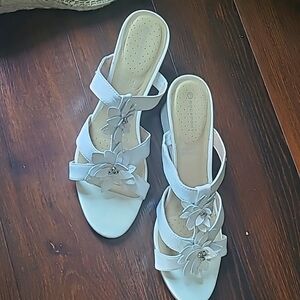 Women's Rockport White Sandals size 8.5